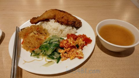 台灣-鴻海精密工廠-員工餐廳-2017年